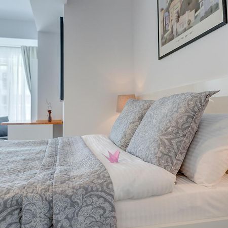 Bucharest Airport Suites & Villas オトペニ エクステリア 写真