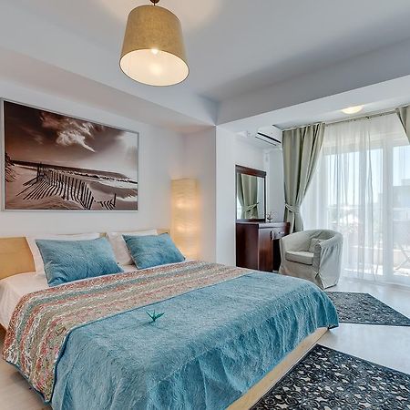 Bucharest Airport Suites & Villas オトペニ エクステリア 写真