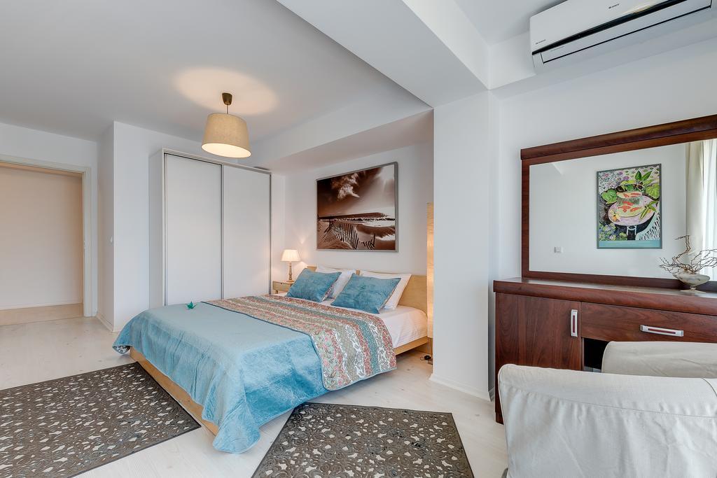 Bucharest Airport Suites & Villas オトペニ エクステリア 写真