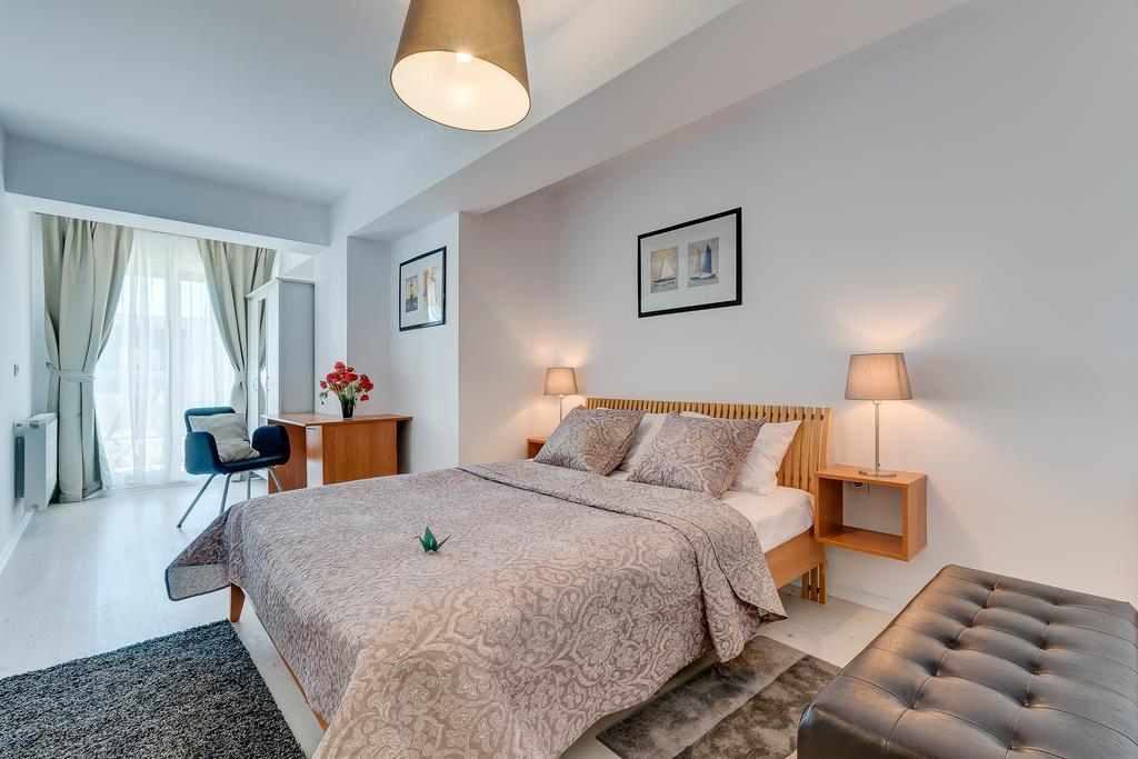 Bucharest Airport Suites & Villas オトペニ エクステリア 写真