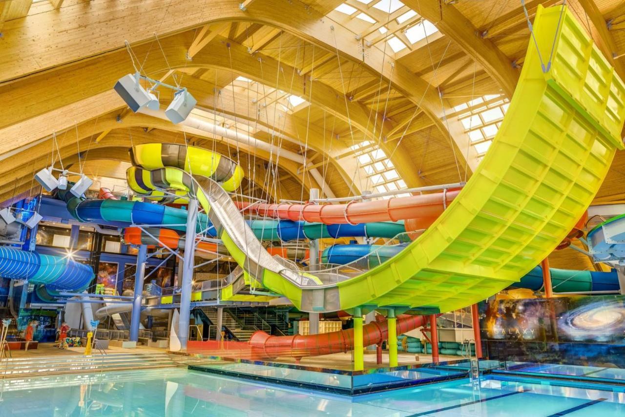 Bucharest Airport Suites & Villas オトペニ エクステリア 写真