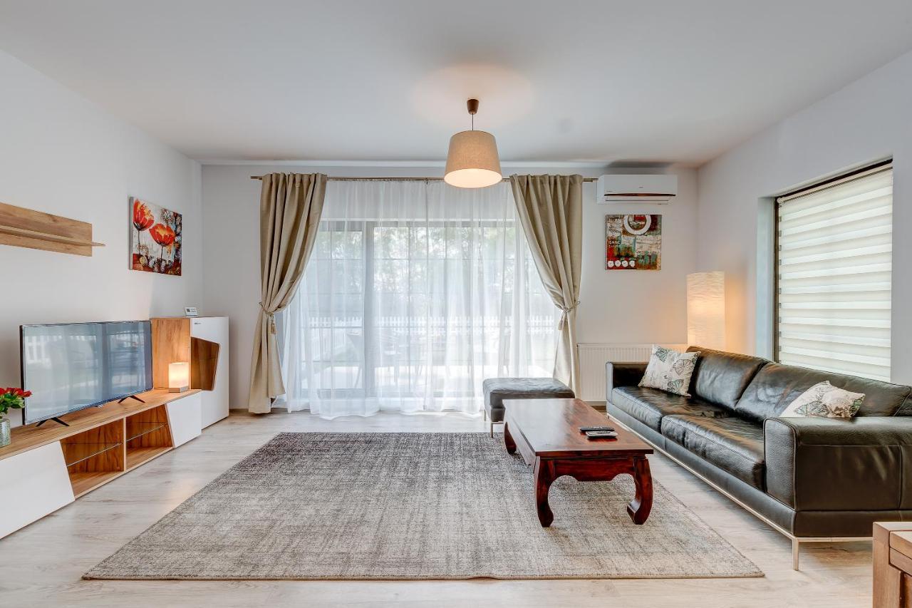 Bucharest Airport Suites & Villas オトペニ エクステリア 写真