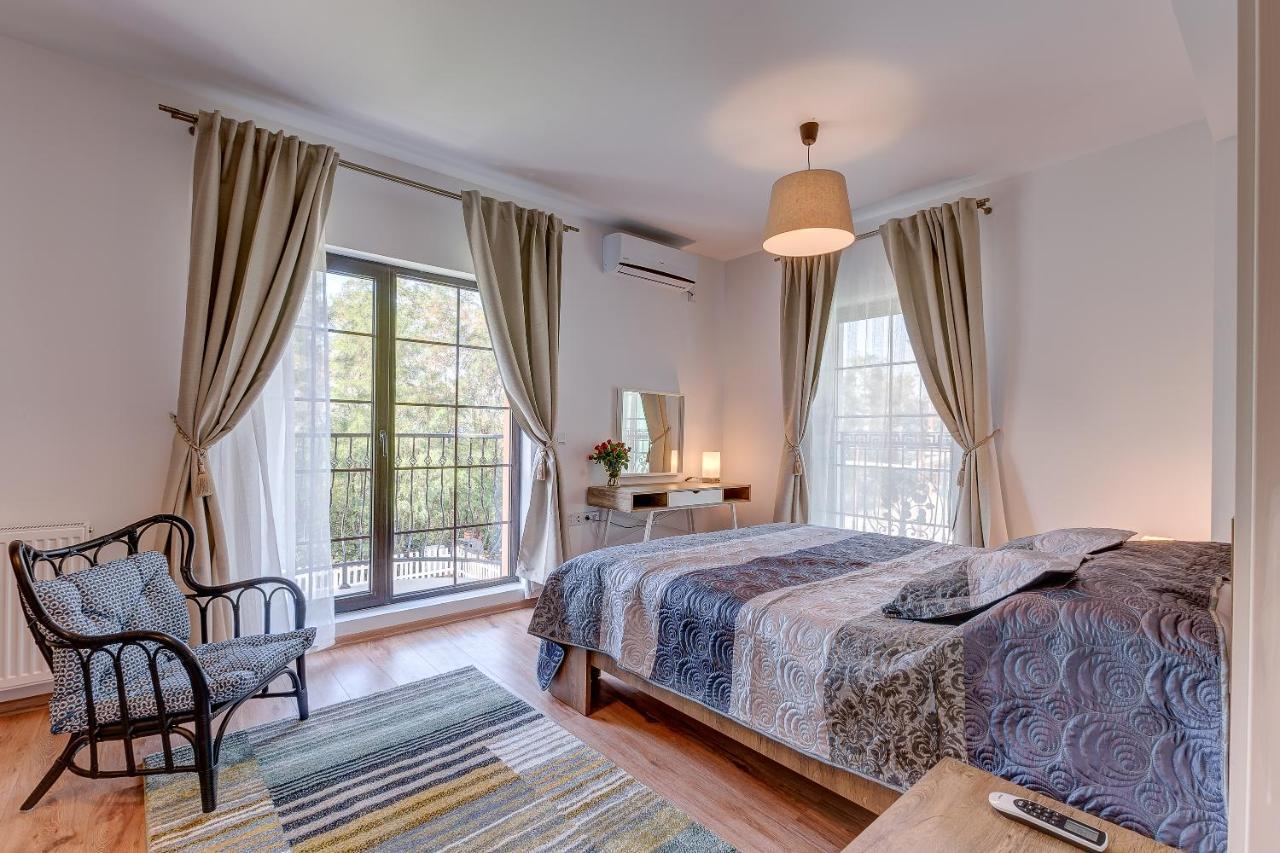 Bucharest Airport Suites & Villas オトペニ エクステリア 写真