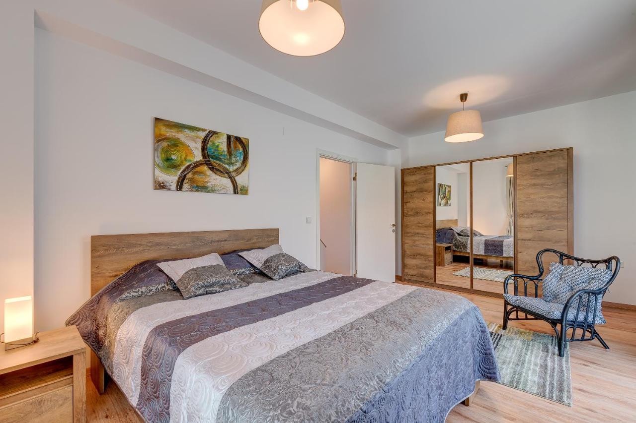 Bucharest Airport Suites & Villas オトペニ エクステリア 写真