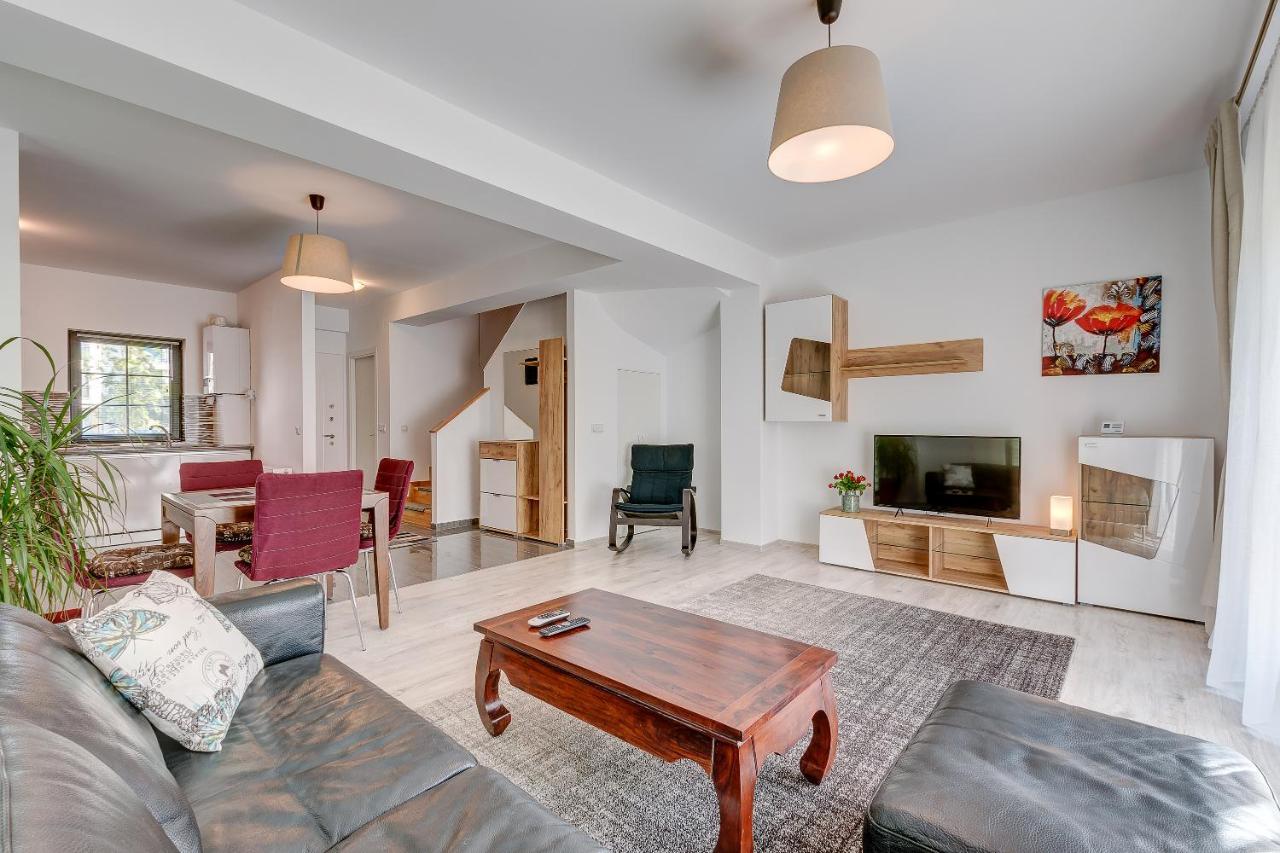 Bucharest Airport Suites & Villas オトペニ エクステリア 写真