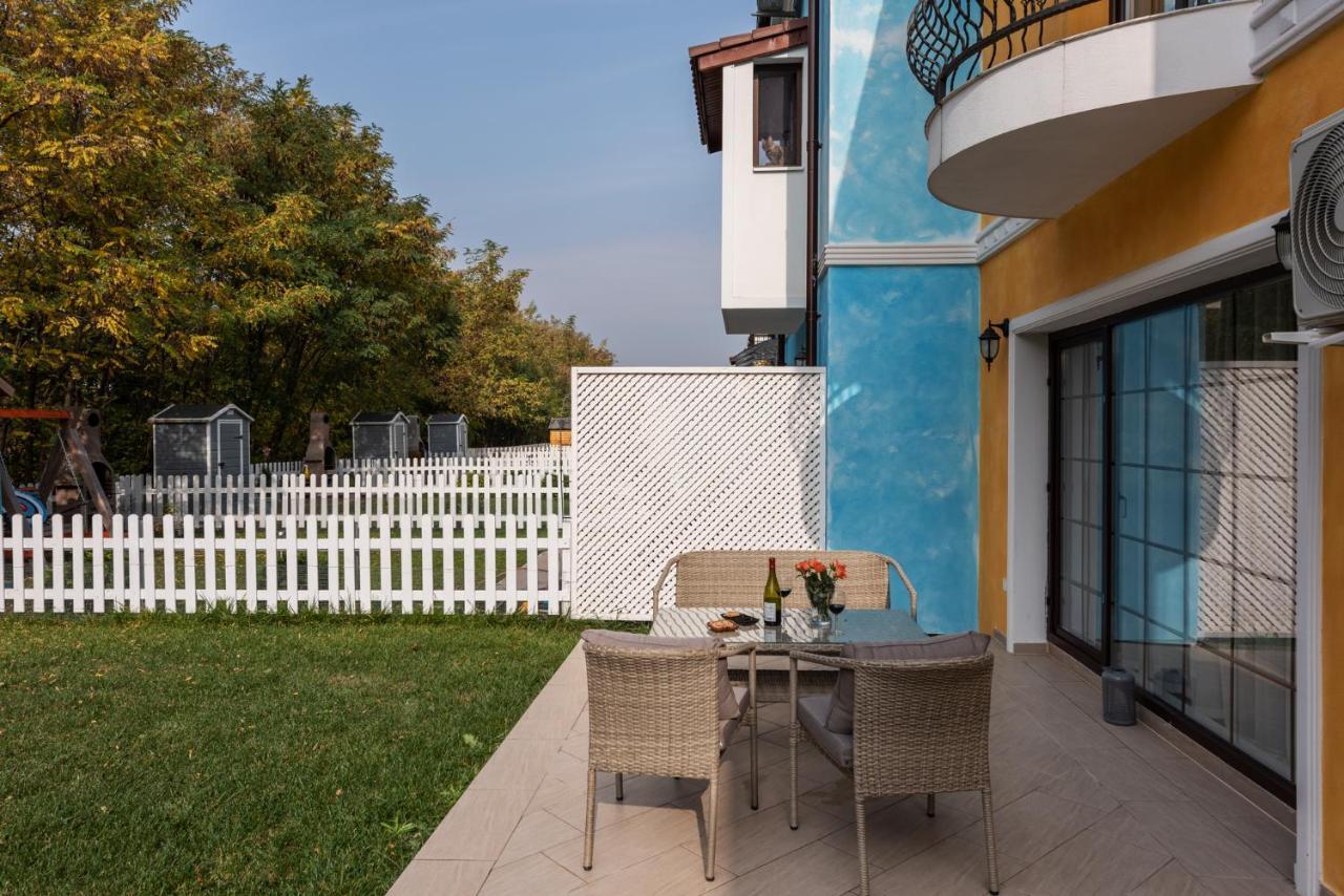 Bucharest Airport Suites & Villas オトペニ エクステリア 写真