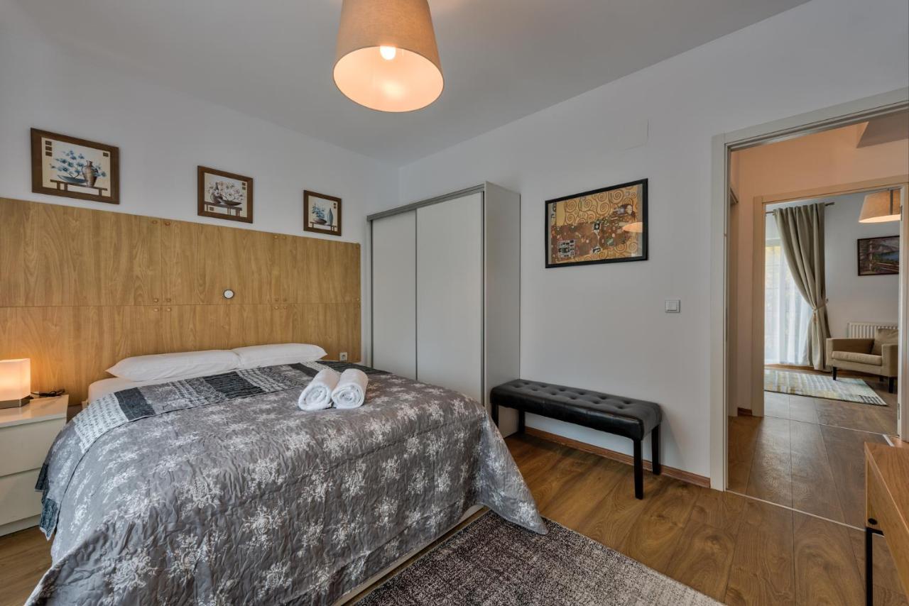 Bucharest Airport Suites & Villas オトペニ エクステリア 写真