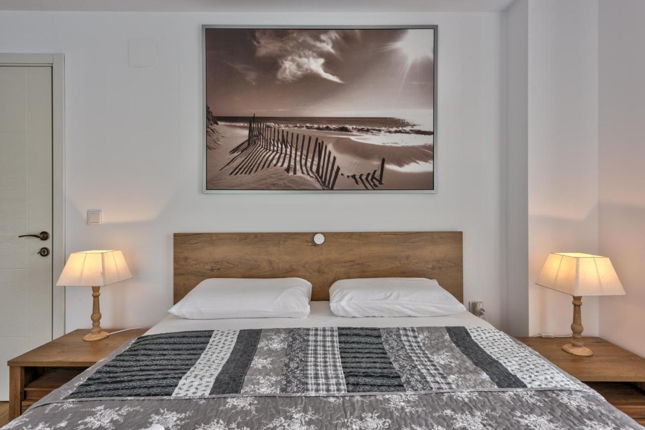 Bucharest Airport Suites & Villas オトペニ エクステリア 写真
