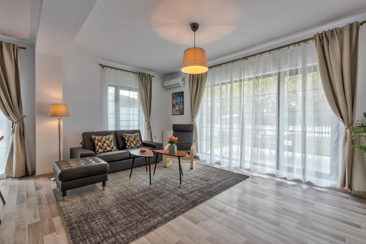 Bucharest Airport Suites & Villas オトペニ エクステリア 写真